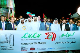 اللولو تنظم مبادرة "المشي من أجل التسامح" في الكويتات، العين